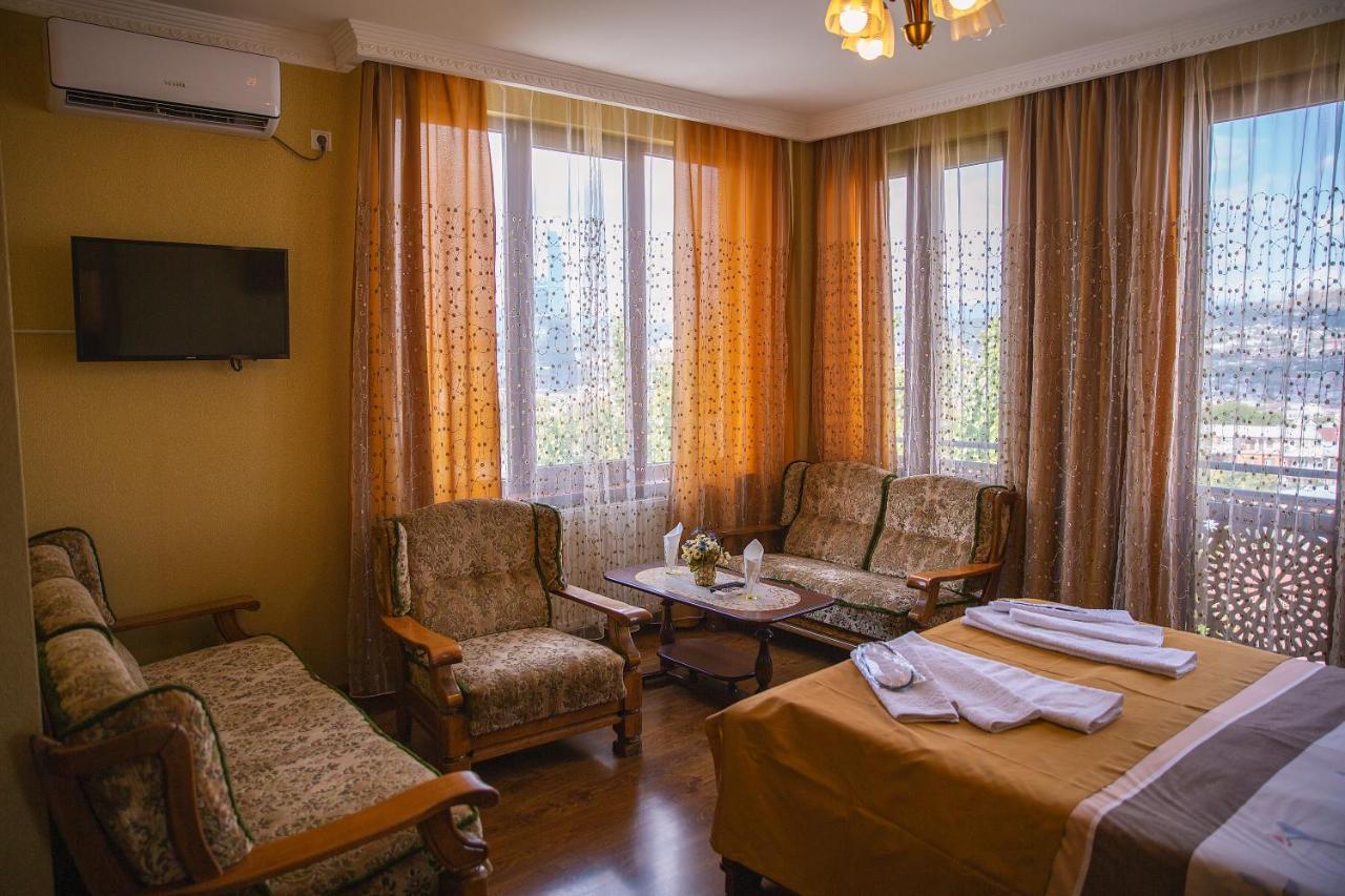Family Hotel Kolorit Old Tbilisi Ngoại thất bức ảnh